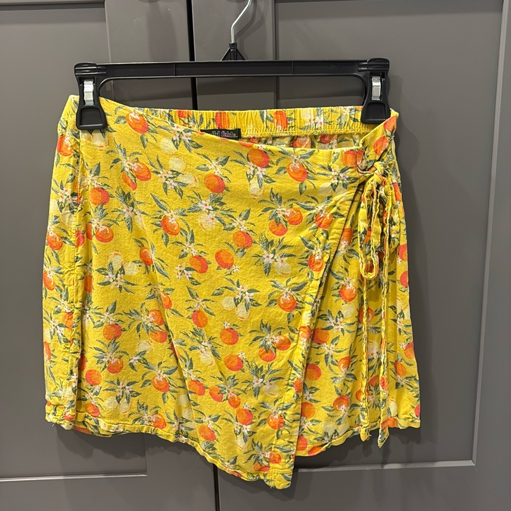 Wild Fable lemon miniskirt